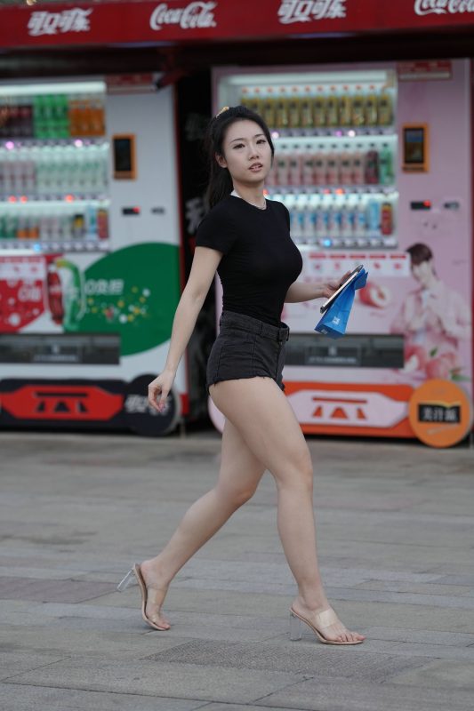 精选街拍 No.357 黑色热裤美女 2 [32P/29M]-无料摄影圈