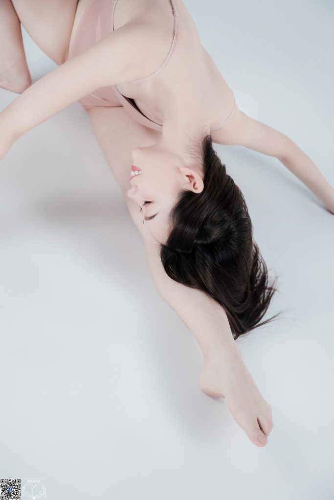 [GALLI嘉丽]舞蹈生日记 004 – 腿腿 [44P/324MB]插图3