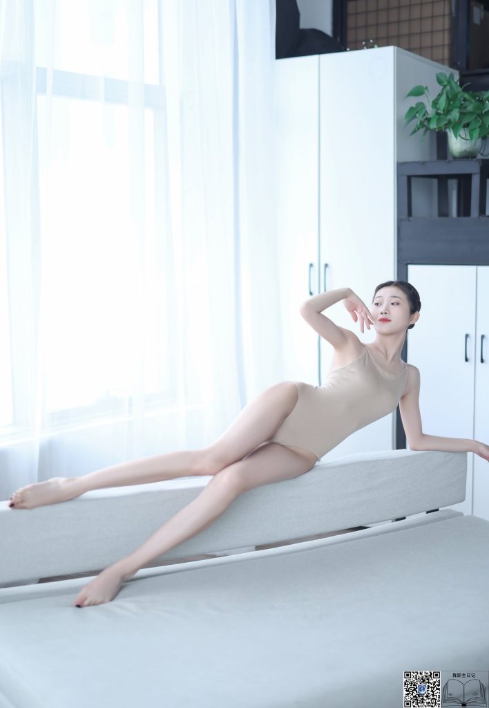 [GALLI嘉丽]舞蹈生日记 054 – 茜茜 [49P/239MB]插图1