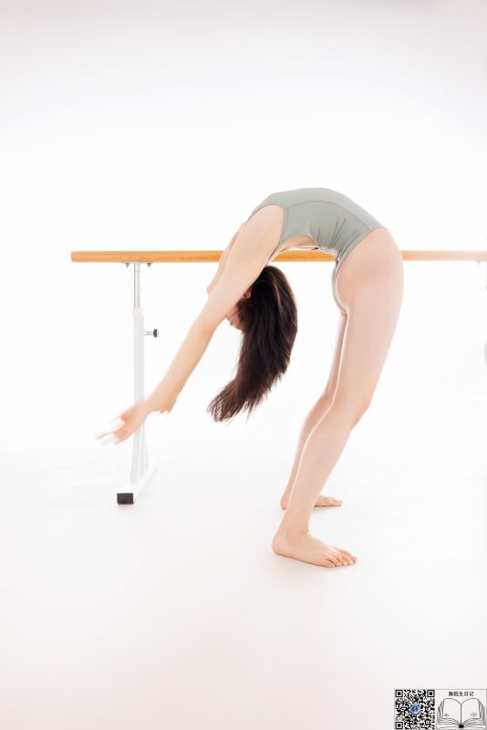 [GALLI嘉丽]舞蹈生日记 064 – 民大桃桃 [41P/256MB]-无料摄影圈