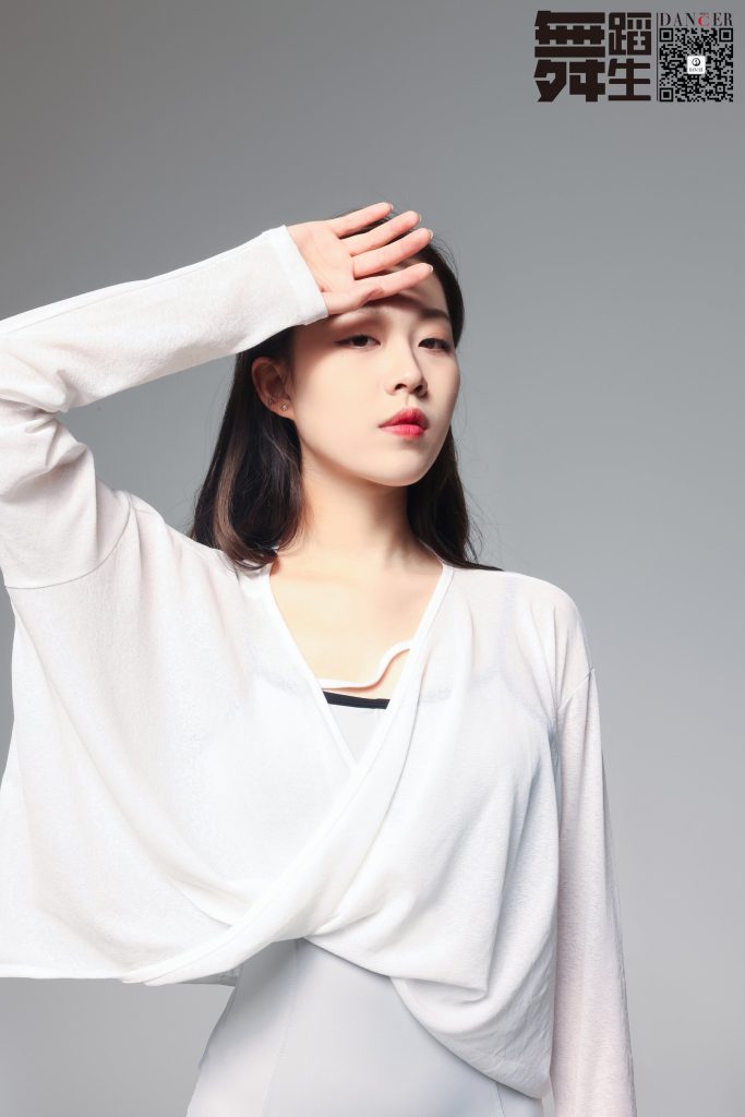 [GALLI嘉丽]舞蹈生日记 127 2022.04.05 羽[43P/292MB]插图1