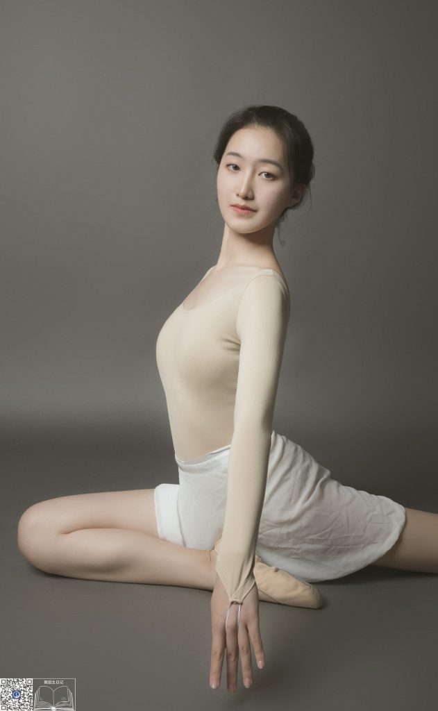 [GALLI嘉丽]舞蹈生日记 129 – 欣美[35P/113MB]插图1