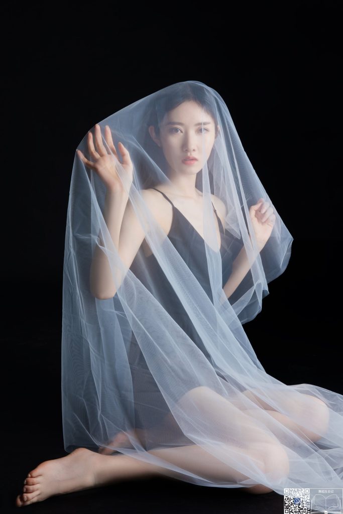 [GALLI嘉丽]舞蹈生日记 2021.01.01 黛西[32P/255MB]插图1