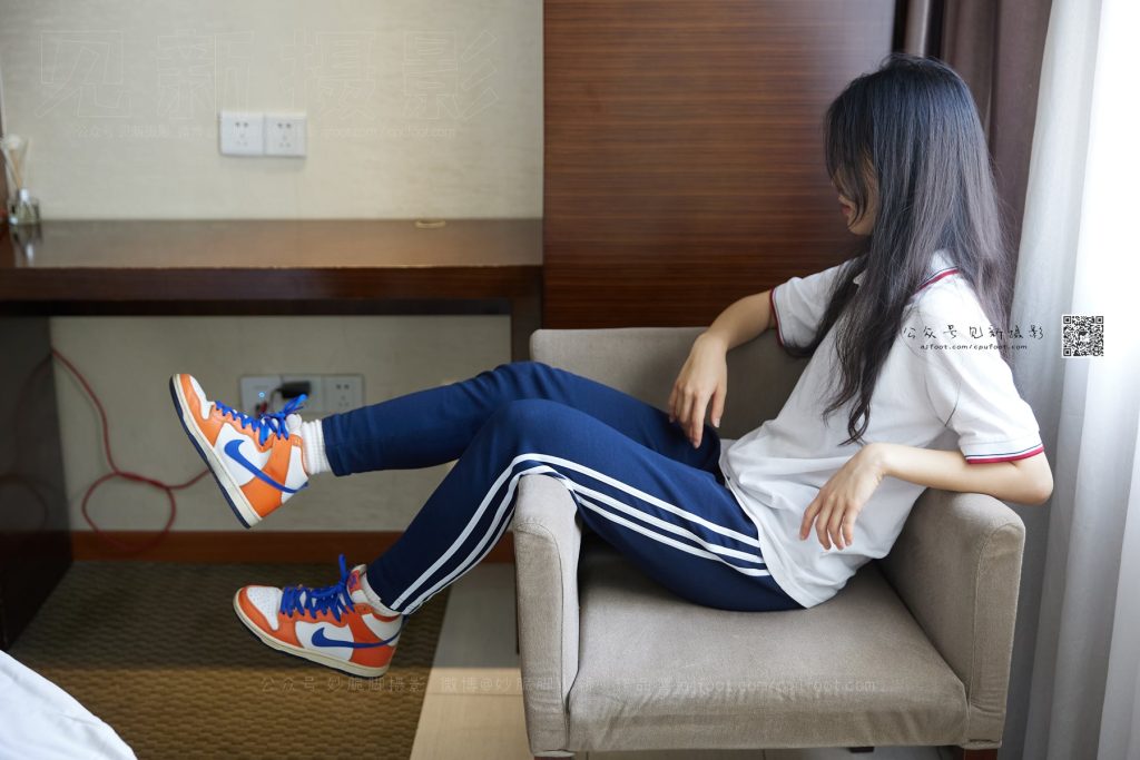 [见新摄影]NO.015 清纯甜美校园风《多想回到那个夏天》[51P/1V/803MB]插图2