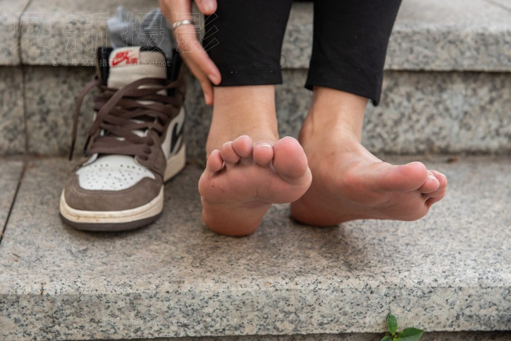 [见新摄影]NO.032 泥土色 倒钩AJ（婧 会展公园）[220P/2V/2.17GB]插图1