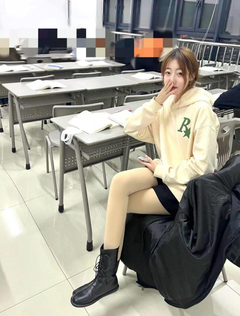 脚模面试脸足同框套路系列-001-02号-178 108 39.5超精品黑丝展示[15P/6V/56MB]插图3