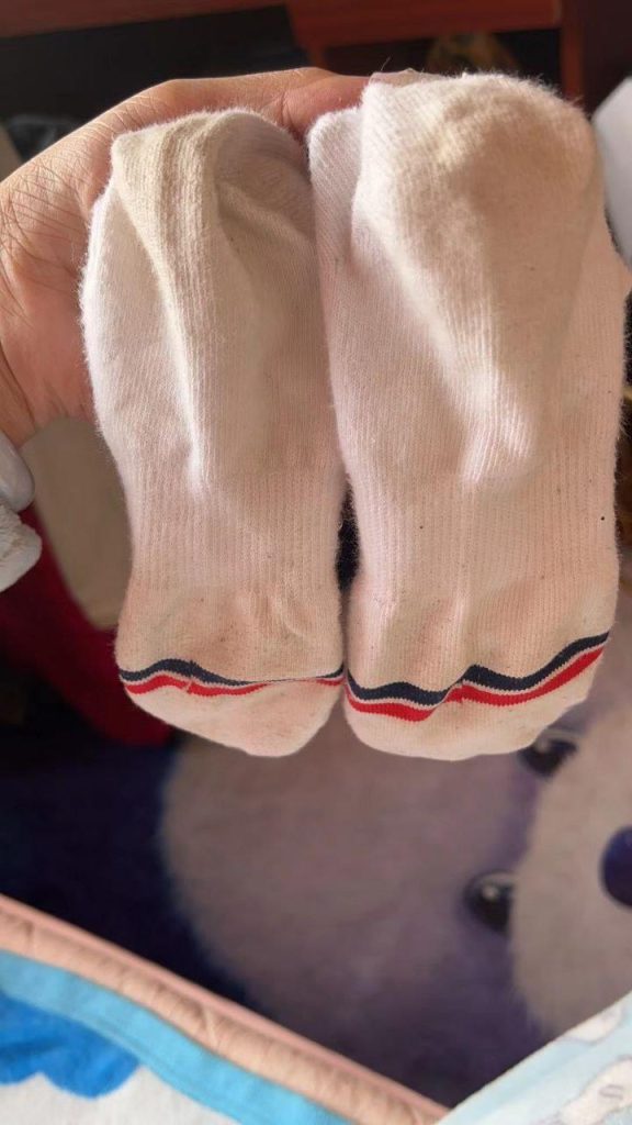 脚模面试脸足同框套路系列-004-06号-172 112 38.5红发黑丝展示[8P/8V/68MB]插图2