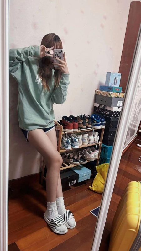 脚模面试脸足同框套路系列-004-06号-172 112 38.5红发黑丝展示[8P/8V/68MB]-无料摄影圈