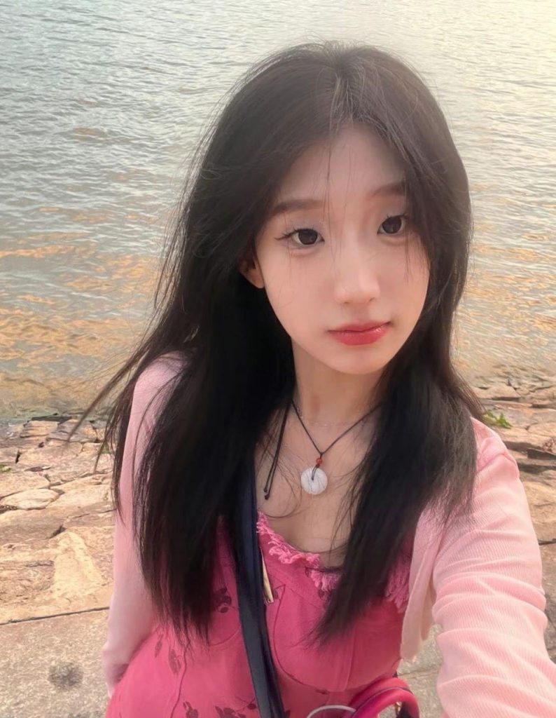 脚模面试脸足同框套路系列-007-09号-165 103 37.5小主播 忽悠闺蜜一起拍脚[16P/5V/57MB]插图2