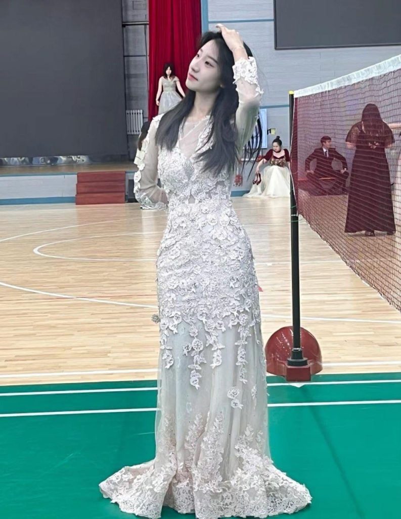 脚模面试脸足同框套路系列-007-09号-165 103 37.5小主播 忽悠闺蜜一起拍脚[16P/5V/57MB]-无料摄影圈
