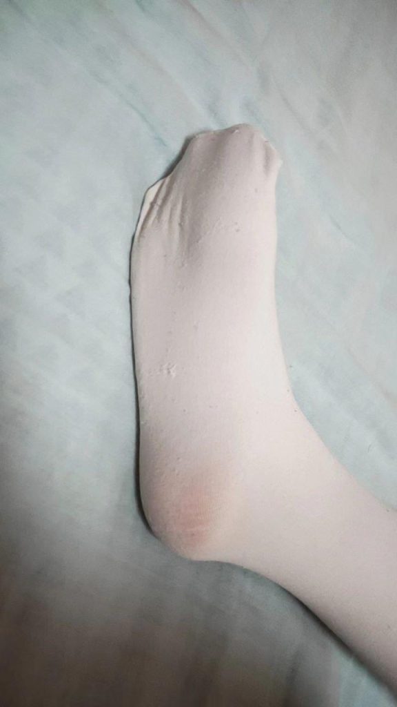 脚模面试脸足同框套路系列-009-11号-166 94 37举牌 踩屏 身材展示[15P/13V/72MB]插图1