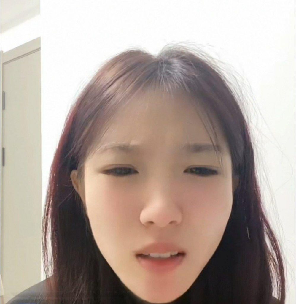 脚模面试脸足同框套路系列-019-21号-直播中被骂破防[16P/9V/201MB]插图2