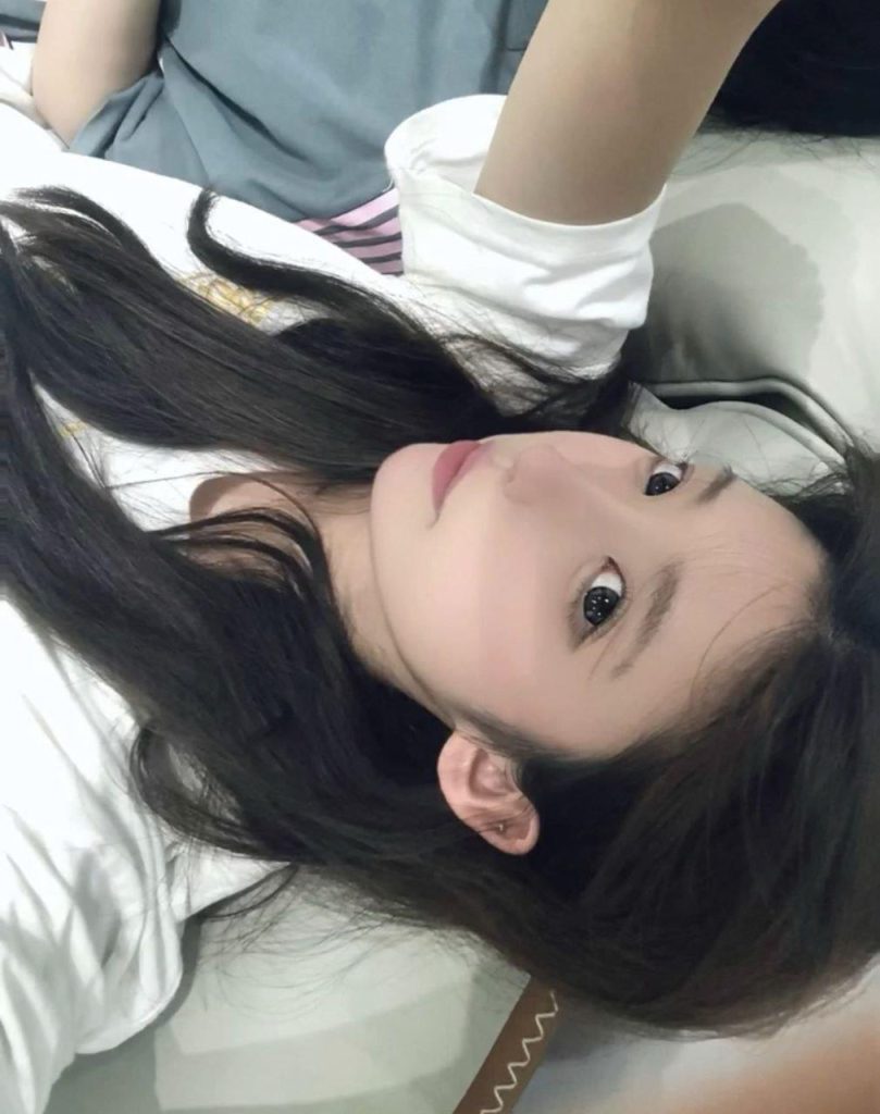 脚模面试脸足同框套路系列-020-22号-面试 艺术生妹妹生活照[19P/11V/169MB]插图3