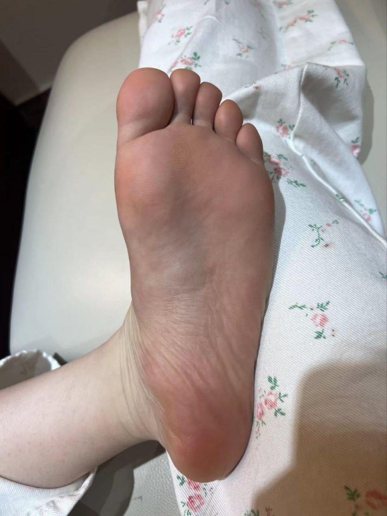 脚模面试脸足同框套路系列-033-35号-小姐姐[8P/4V/61MB]插图3