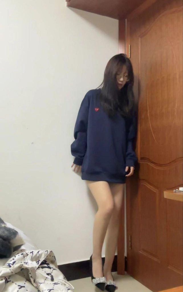 脚模面试脸足同框套路系列-034-36号-小姐姐[4P/4V/122MB]插图1