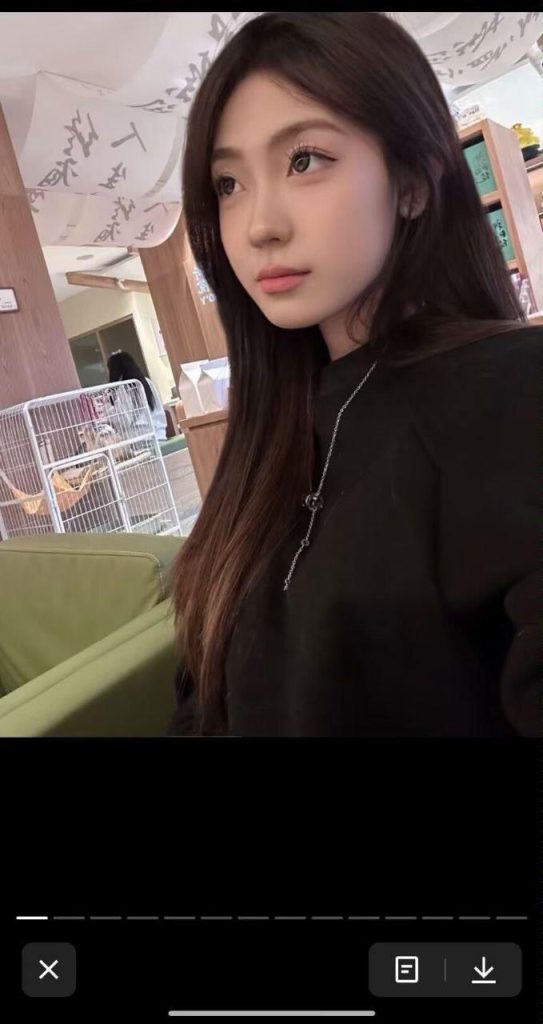 脚模面试脸足同框套路系列-043-165 90 37 小富婆 黑丝 口腔牙齿展示[10P/10V/142MB]插图1