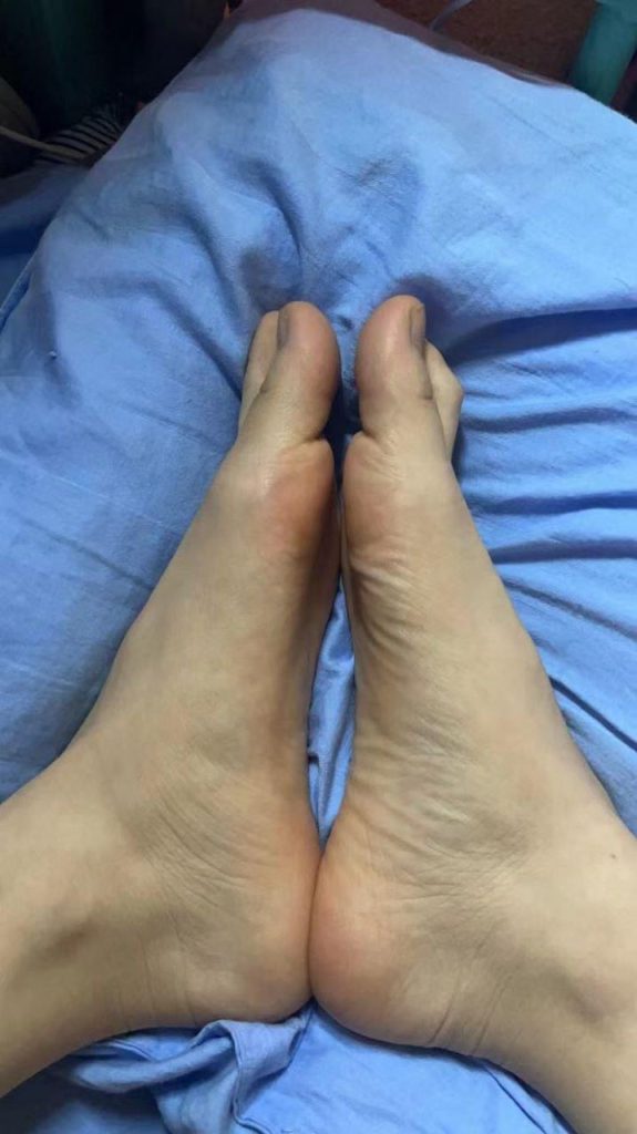 脚模面试脸足同框套路系列-044-165 92 37 小腿纹身[6P/8V/276MB]插图1