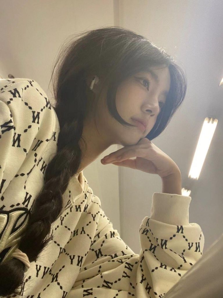 脚模面试脸足同框套路系列-048-167 98 高颜值[7P/1V/37MB]插图2