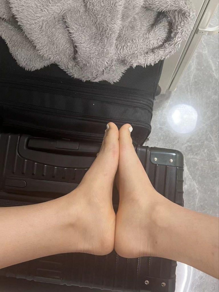 脚模面试脸足同框套路系列-049-168 102 37 东北妹字[6P/2V/13MB]插图2