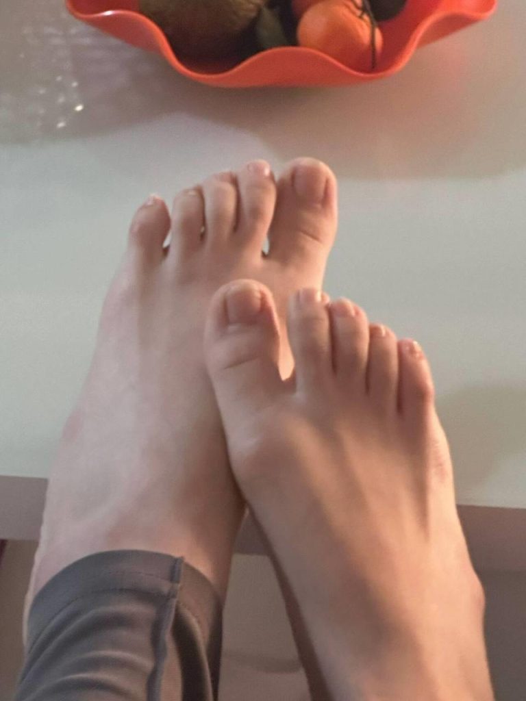 脚模面试脸足同框套路系列-068-成熟风姐姐[8P/14V/74MB]插图1