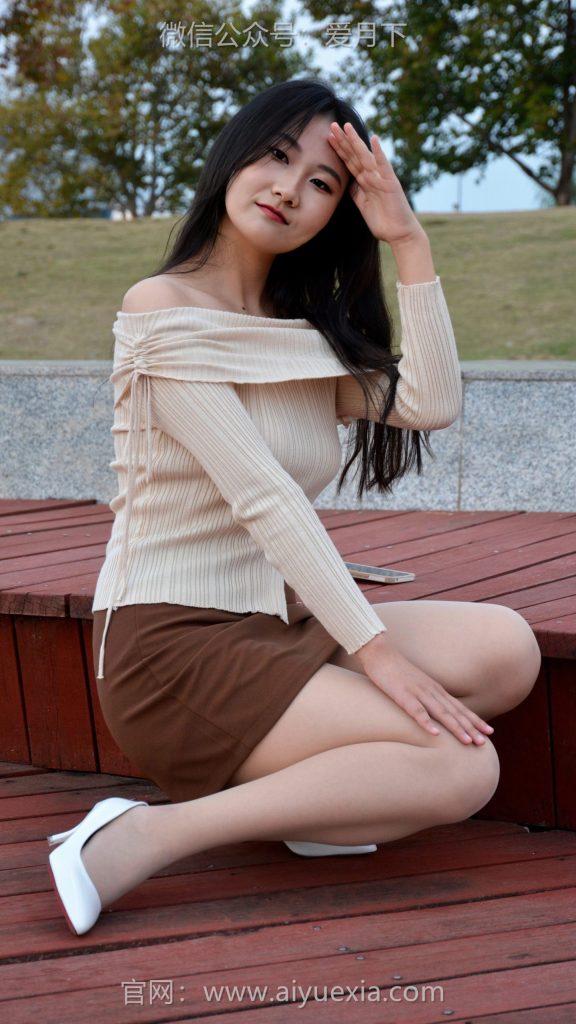 [爱月下] NO.007 恰恰 一字肩尴尴尬尬的第一次驾驭一字肩服饰！[100P/1V/5.43G]插图3