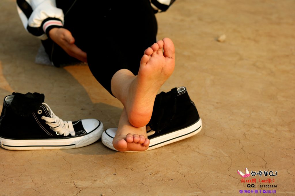 开膛手杰克 145期 高帮帆布鞋黑色船袜脚 [402P/1V/1.24G]插图1