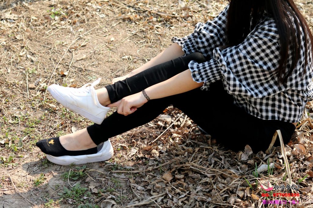 开膛手杰克 180期 小白鞋灰色棉穿袜脚裸足 [373P/1V/1.93G]插图1