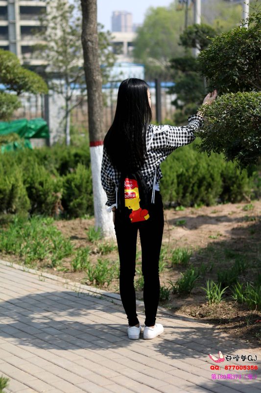 开膛手杰克 180期 小白鞋灰色棉穿袜脚裸足 [373P/1V/1.93G]-无料摄影圈