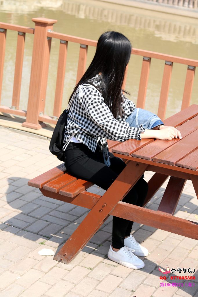 开膛手杰克 180期 小白鞋灰色棉穿袜脚裸足 [373P/1V/1.93G]插图2