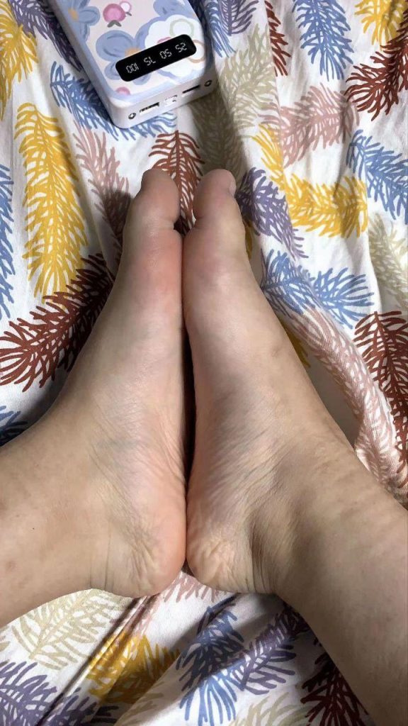 脚模面试脸足同框套路系列-079-高颜值可爱妹妹[4P/2V/14MB]插图3