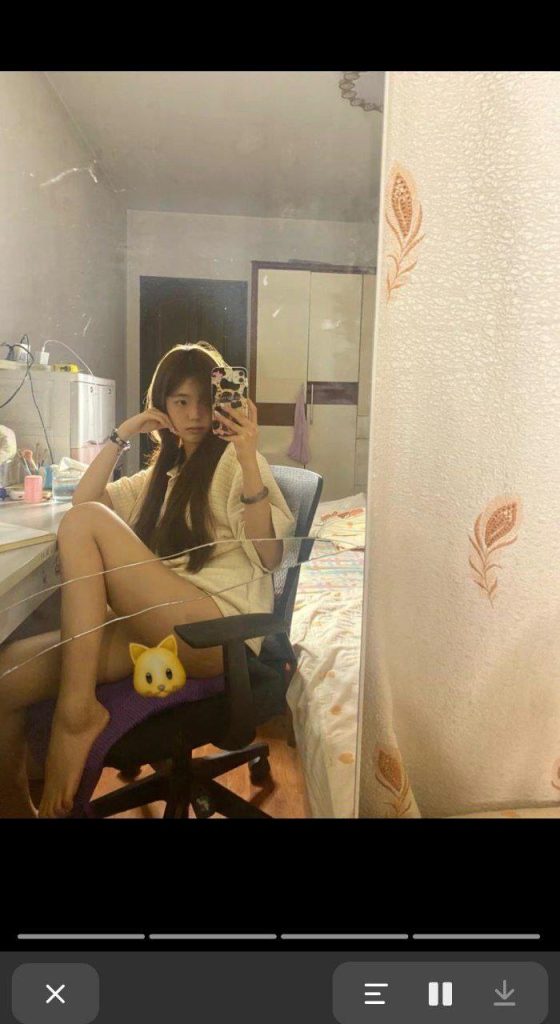 脚模面试脸足同框套路系列-083-各种秀脚[10P/6V/122MB]插图1