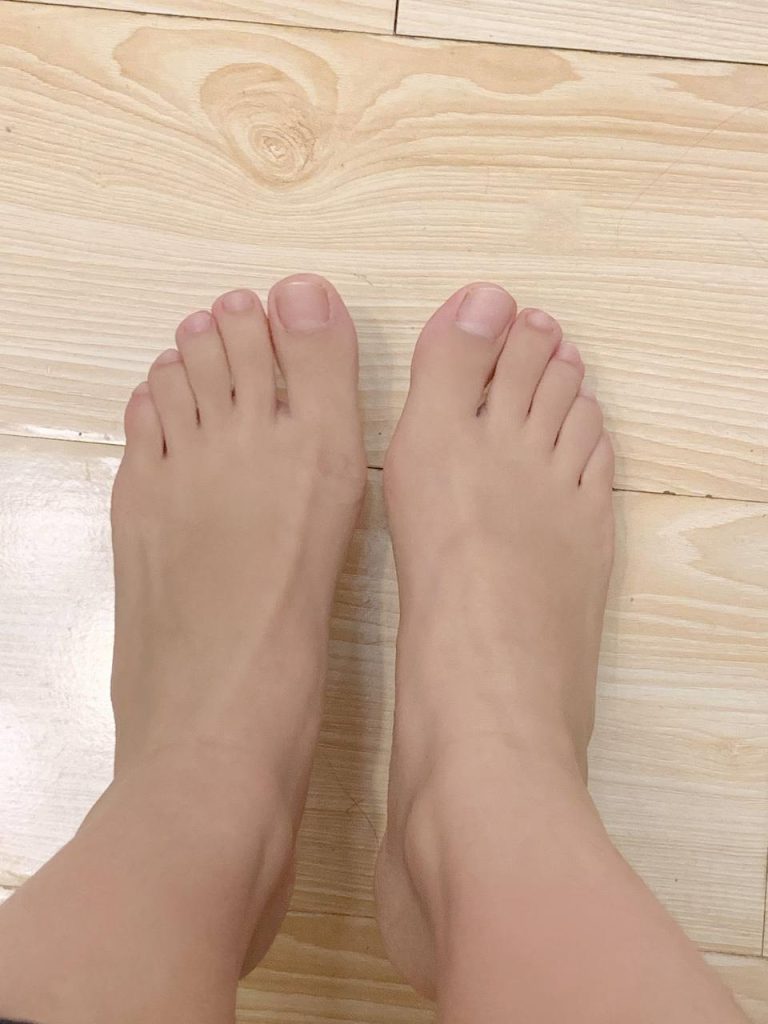 脚模面试脸足同框套路系列-094 可爱mm超近距离拍脚 [13P/6V/68M]插图3