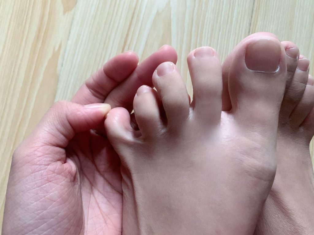 脚模面试脸足同框套路系列-094 可爱mm超近距离拍脚 [13P/6V/68M]插图1