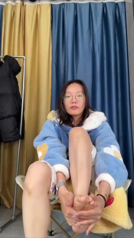 脚模面试脸足同框套路系列-096 秀腿脚 [17V/173M]-无料摄影圈