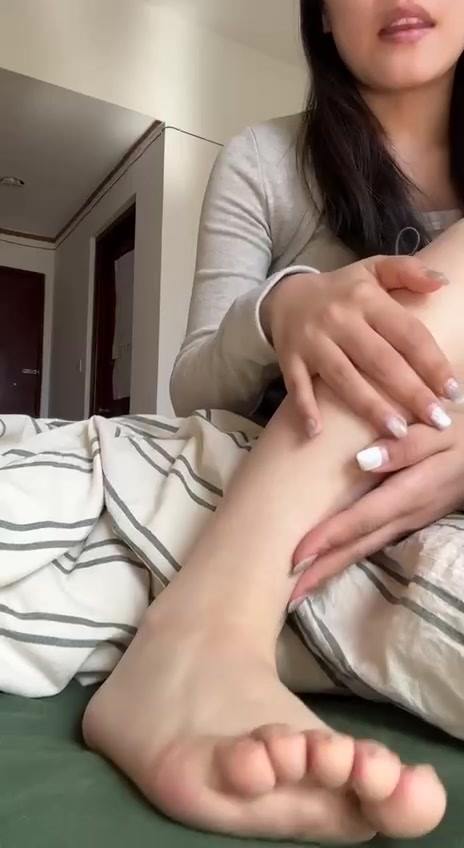 脚模面试脸足同框套路系列-096 秀腿脚 [17V/173M]插图1