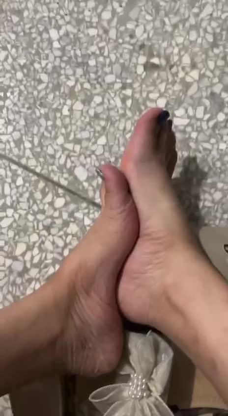 脚模面试脸足同框套路系列-097 甜甜 上海166 93 37[34P/10V/67M]插图2