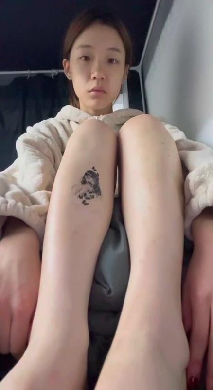 脚模面试脸足同框套路系列-109 纹身MM [15P/24V/124M]-无料摄影圈