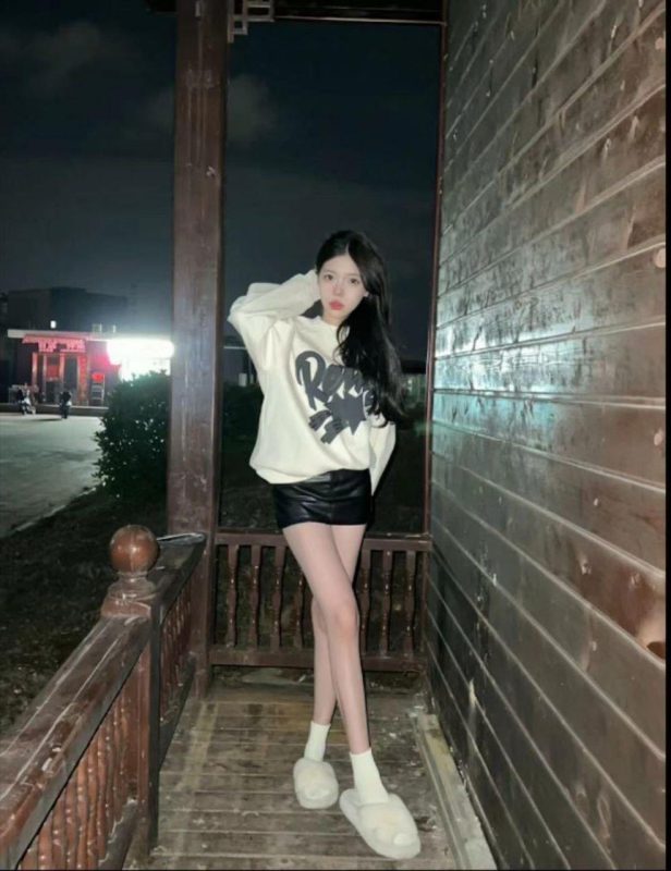 脚模面试脸足同框套路系列-116 165 98 37拖鞋展示黑丝[7P/3V/25M]-无料摄影圈