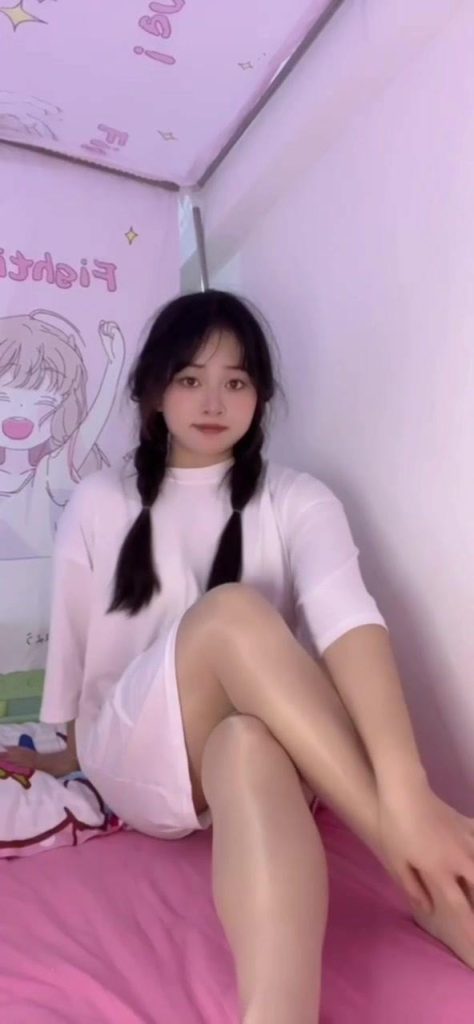 脚模面试脸足同框套路系列-139 [21P/3V/24M]插图3