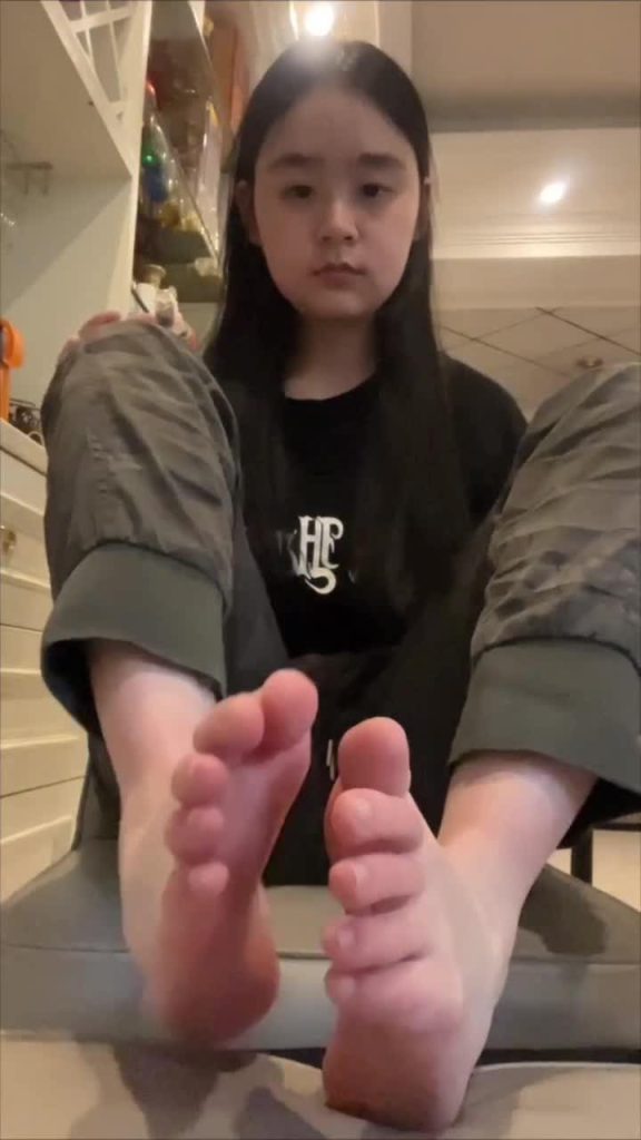 脚模面试脸足同框套路系列-140 [20P/2V/46M]插图1