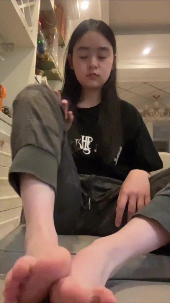 脚模面试脸足同框套路系列-140 [20P/2V/46M]插图2