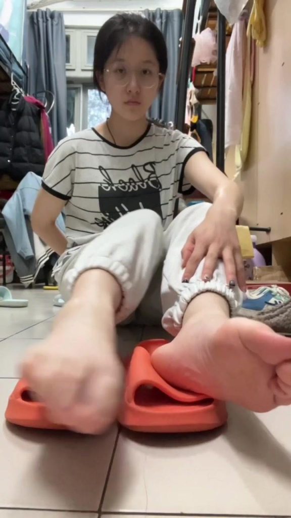 脚模面试脸足同框套路系列-142[20P/2V/41M]插图2