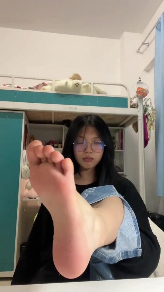 脚模面试脸足同框套路系列-144 [30P/3V/71M]插图1