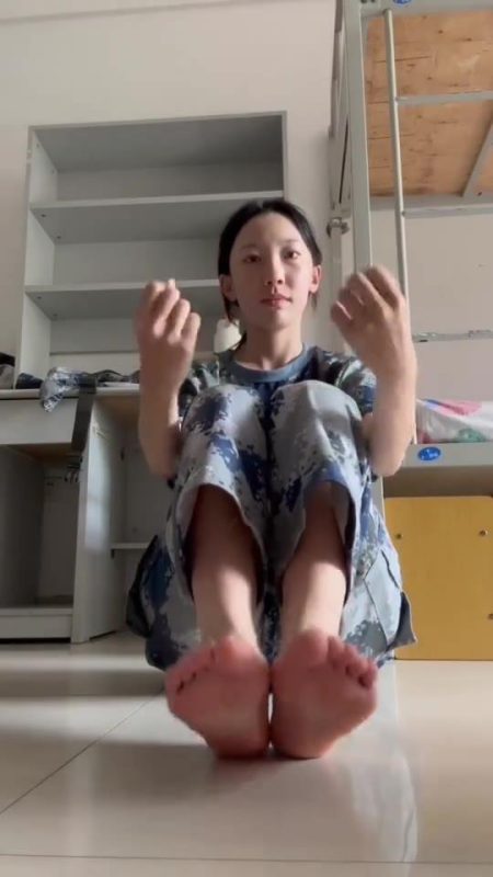 脚模面试脸足同框套路系列-169 [20P/2V/3M]-无料摄影圈