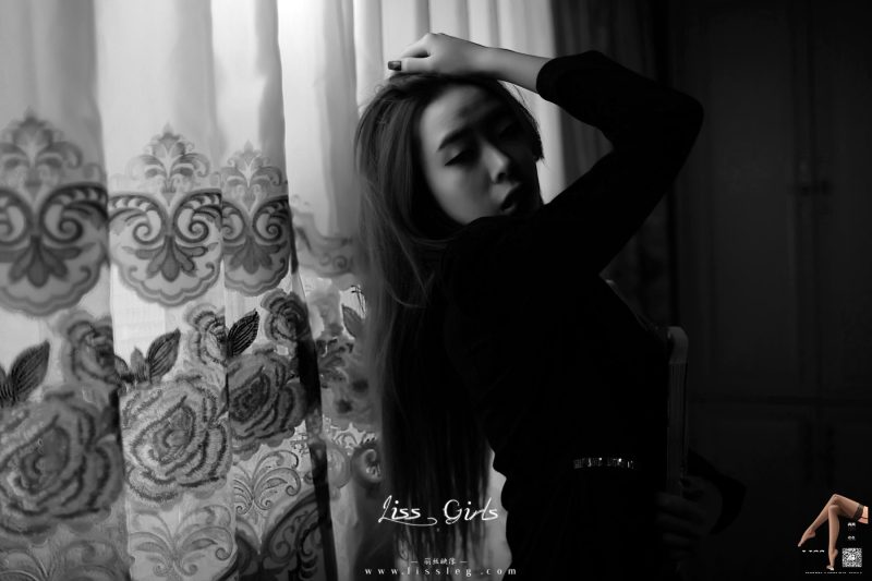 [LISS丽丝映像] NO.023 筱纯《请别再办公室里爱上我》[51P/83MB]-无料摄影圈