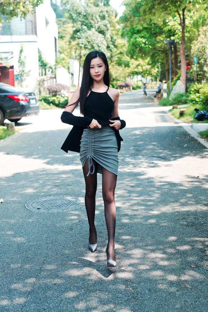 [LISS丽丝映像]NO.047《秋季御风的俏丽黑丝出行》[99P/651MB]插图1