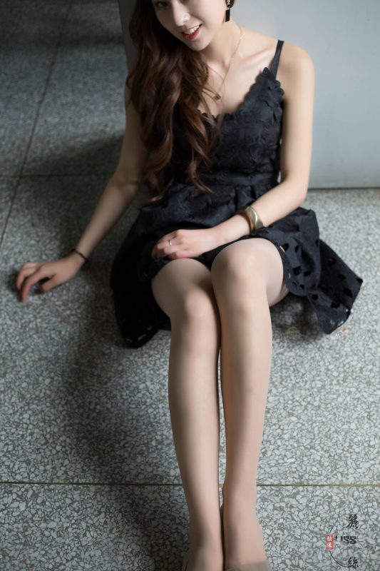 [LISS丽丝映像]NO.068 小西装黑色裙[59P/420MB]-无料摄影圈