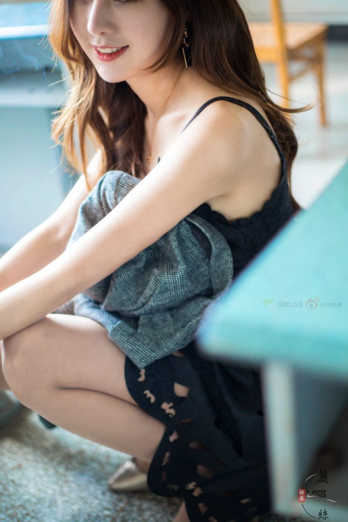 [LISS丽丝映像]NO.068 小西装黑色裙[59P/420MB]插图3