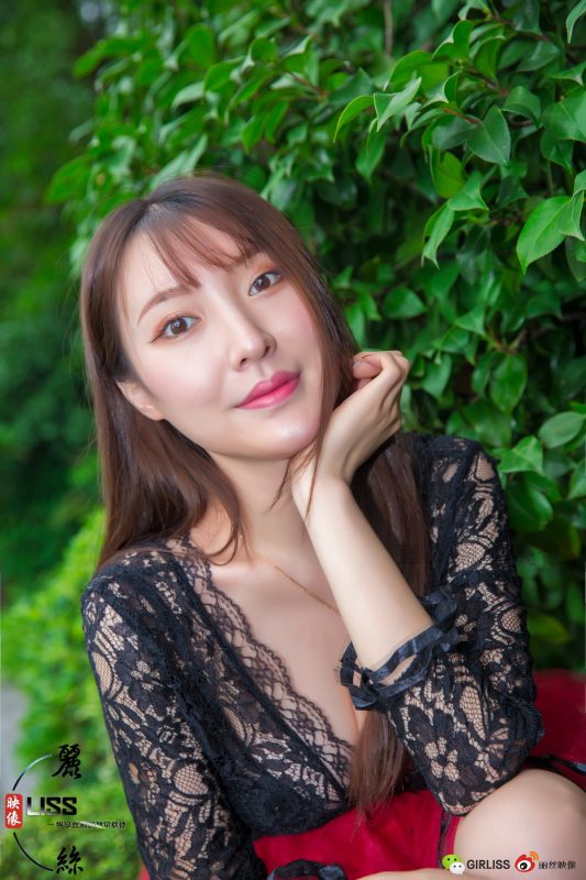 [LISS丽丝映像]NO.086 中筒白丝袜[39P/620MB]-无料摄影圈