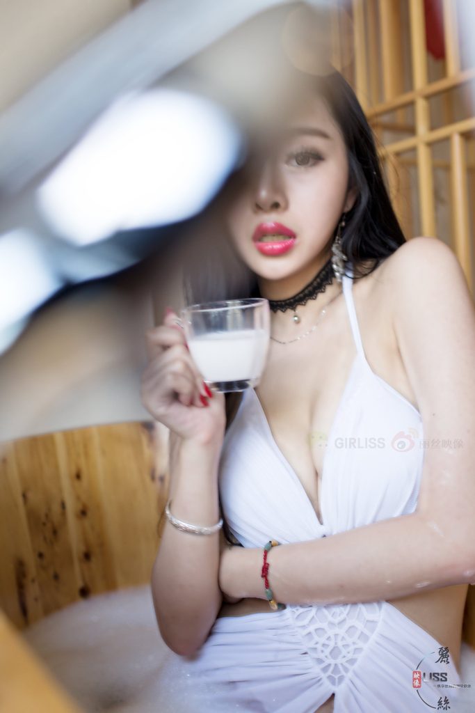 [LISS丽丝映像]NO.087 白雪黑丝[36P/446MB]插图3